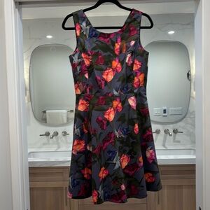 Karen Millen for and flare floral dress sizes 8 (US).